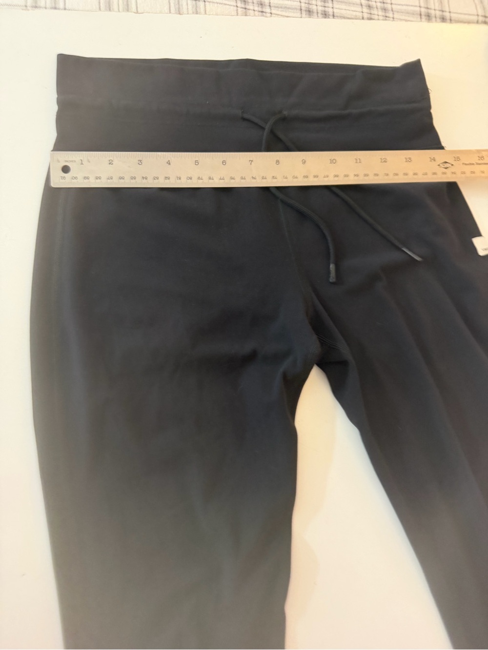 Vuori Daily Black High Rise 4Way Stretch 7/8 Drawcord Form BlissBlend Leggings M - Picture 14 of 16